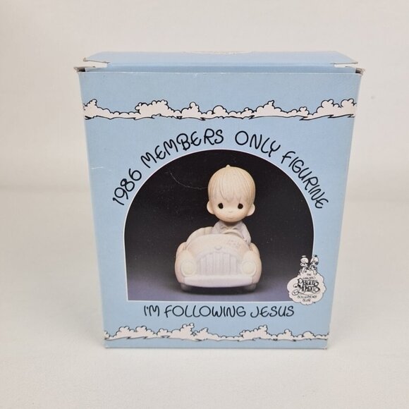 Precious Moments PM-862 I'M FOLLOWING JESUS Boy Holy Bible Porcelain Figurine - Picture 6 of 6